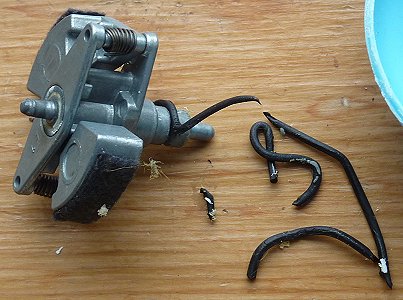 The speed governor and sticky old bits of drive belt